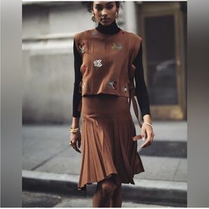 NWT ALEEZA PARIS Elegant Brown Pleated Skirt